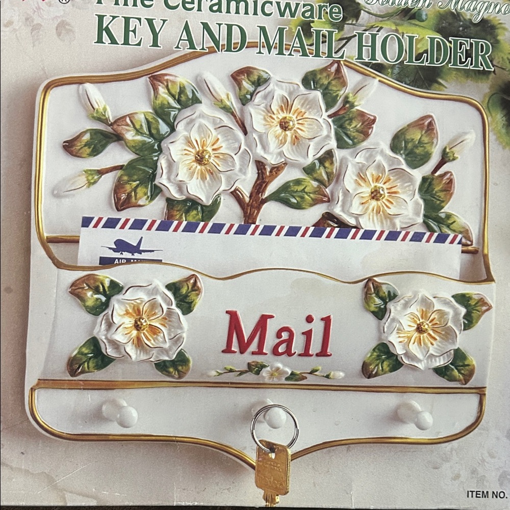 Vintage Magnolia Mail Organizer - Picture 3 of 3